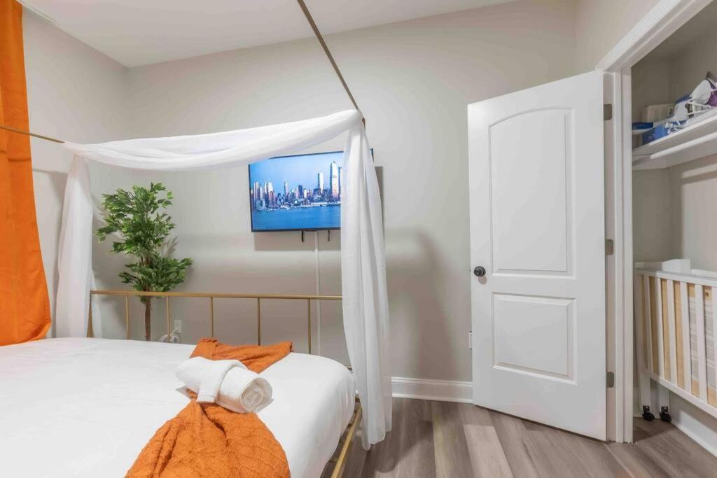 纽瓦克Pumpkin Premise By Airport, 5 Beds, Sleeps 8, Book 7 Days, Get 20 Percent Off公寓 外观 照片
